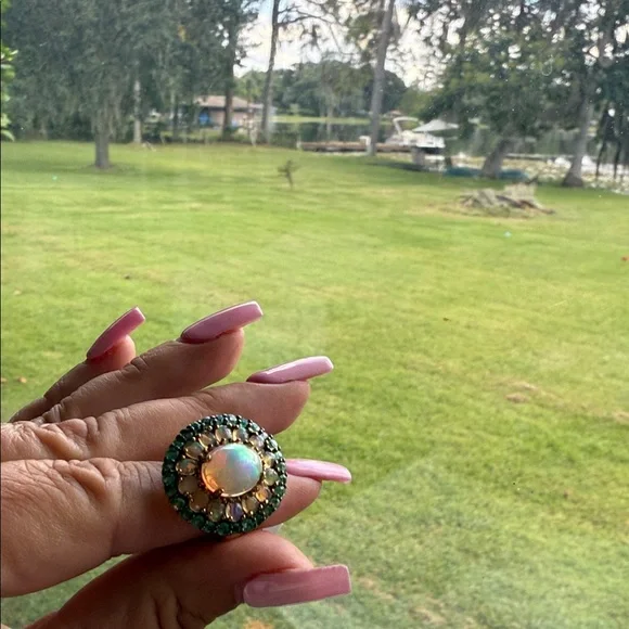 Opulent Opal and Green Gemstone Ring - Picture 8 of 11